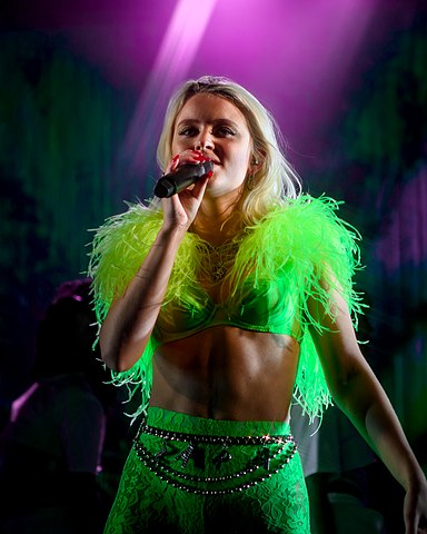 How Much Is Zara Larsson Net Worth? How rich is she? 