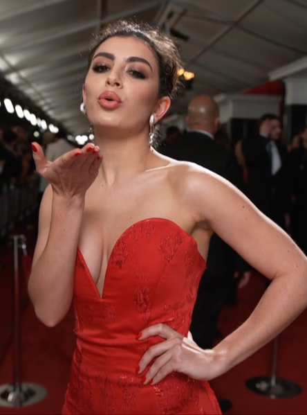 How Tall Is Charli XCX? Let's know about his height. 