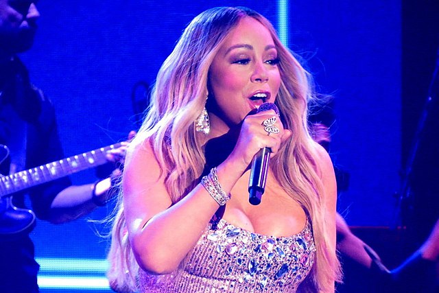 Did Mariah Carey go under the knife for  Boob Job. 